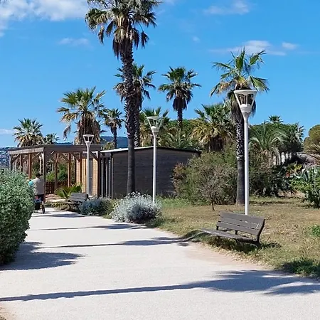 Sunny Nyaraló *